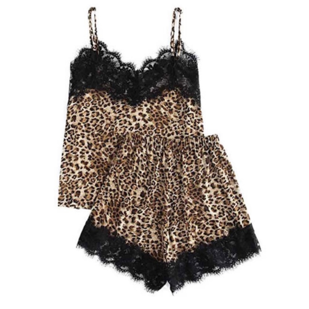 ❗️ONE LEFT❗️Plus Size Sleepwear - Picture 2 of 5